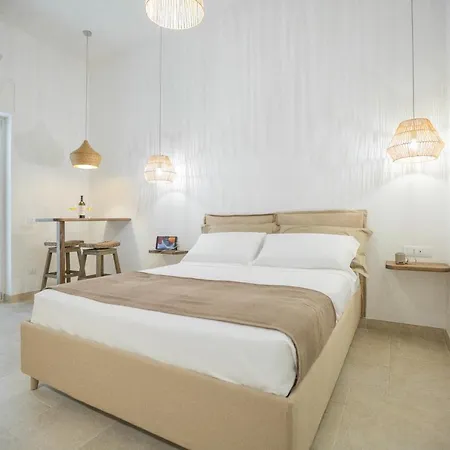 Filia Solis - Old Town & Μπρίντιζι